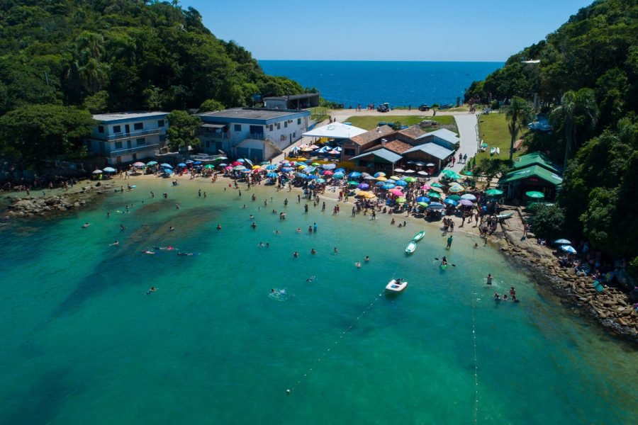 Passeio Bombinhas, Quatro Ilhas e Mariscal (Saída de Florianópolis) – By Itaguasul Turismo