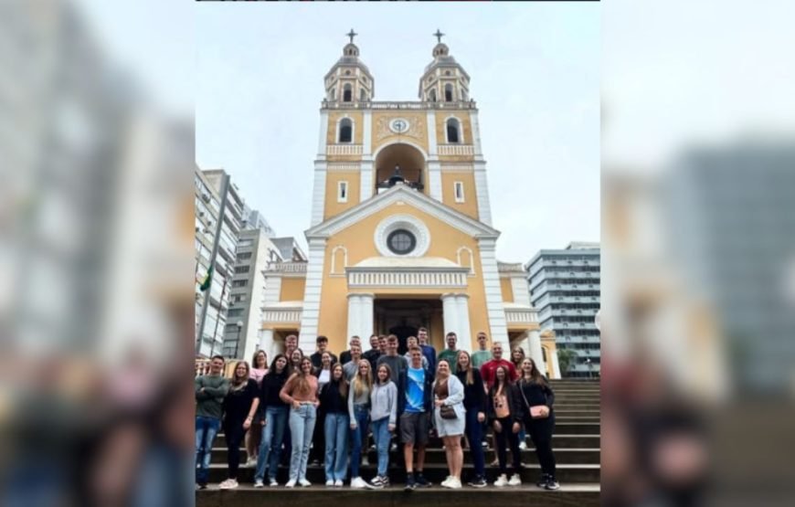 Guia de Turismo em Florianópolis: trilhas, city tour e experiências na natureza -By Anne Sem Limites