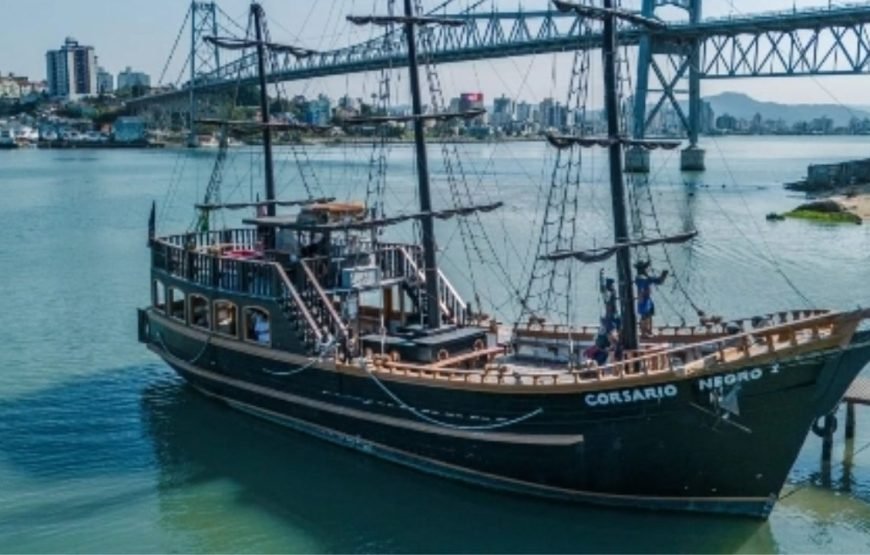 Passeio de Barco Pirata: roteiro Ilhas Tropicais em Florianópolis – By Scuna Sul