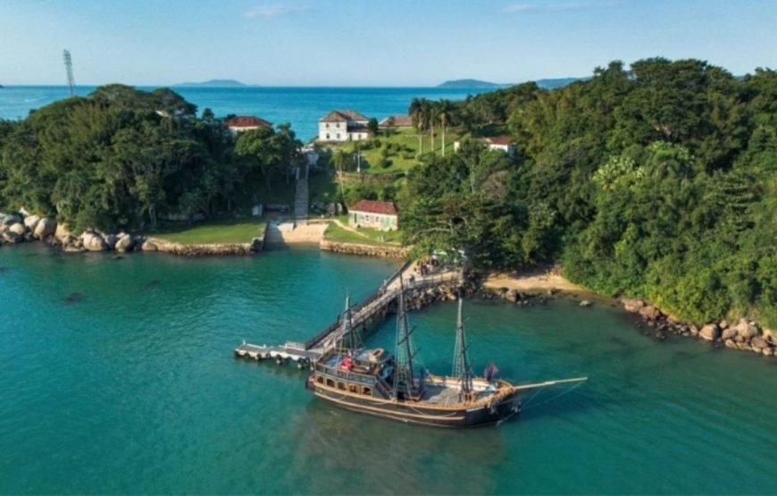 Passeio de Barco Pirata: roteiro Ilhas Tropicais em Florianópolis – By Scuna Sul
